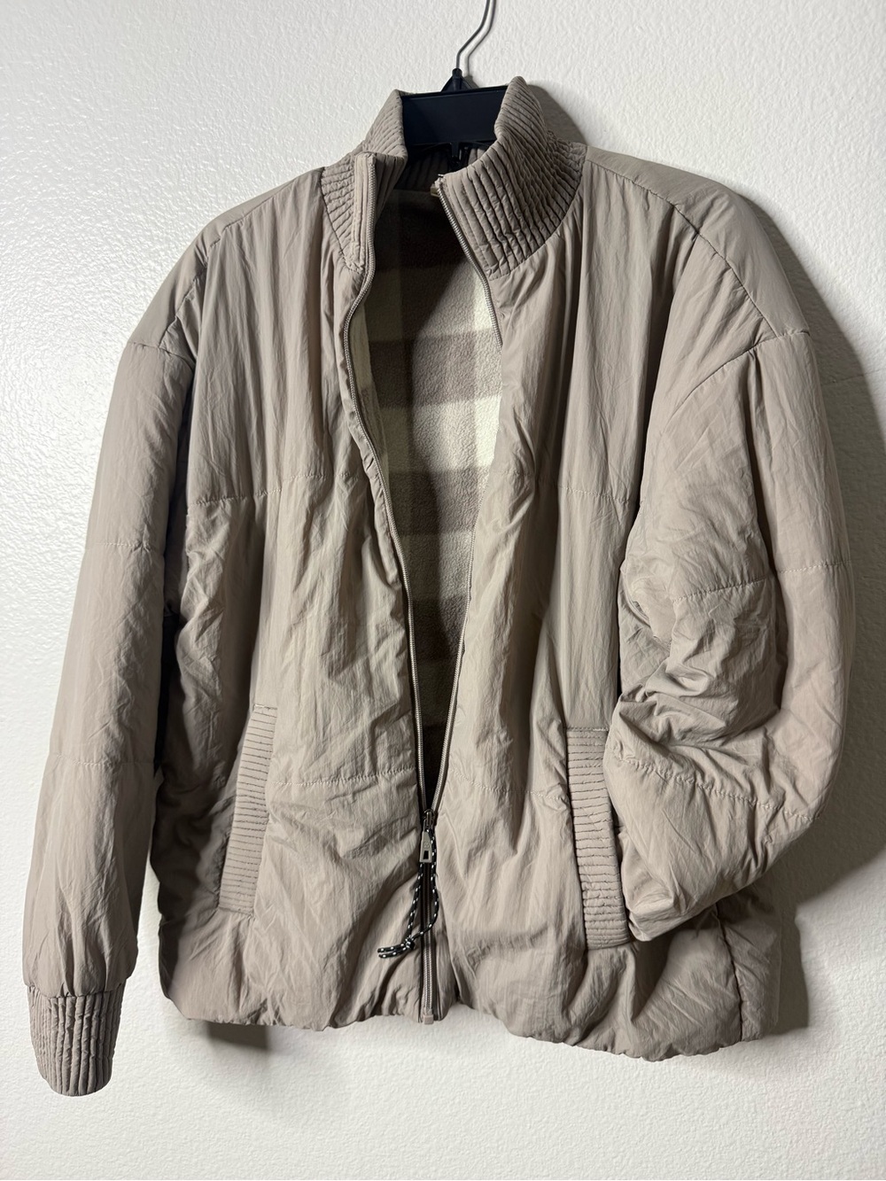 Avalanche Women’s Medium Taupe Puffer Jacket Soft Nylon Mock Neck Full Zip - Picture 8 of 10